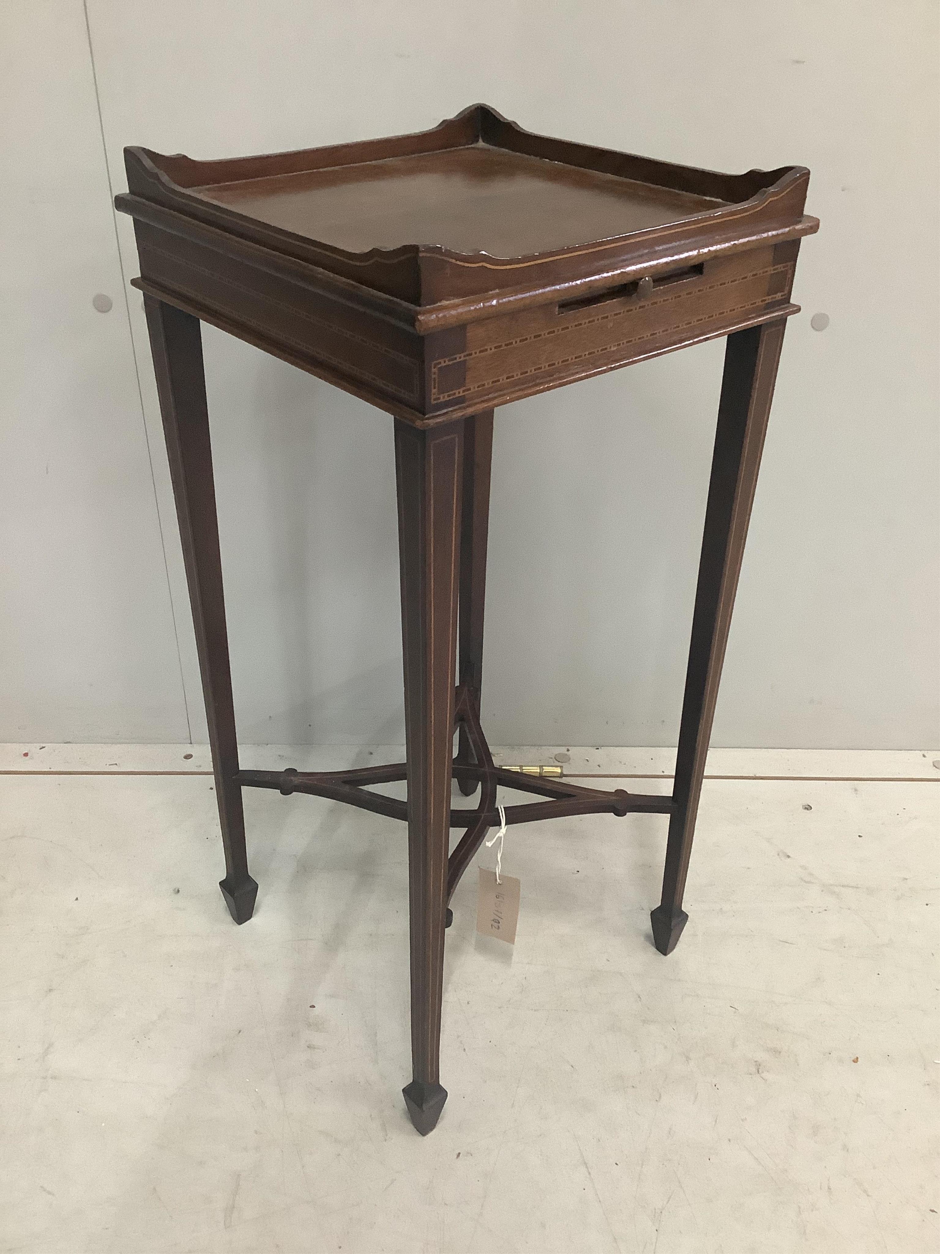 A George III style mahogany urn stand, width 30cm, depth 30cm, height 64cm
